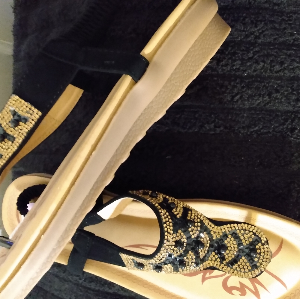 Sandals - Picture 8 of 9
